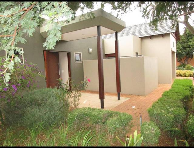 2 BEDROOM HOUSE FOR SALE IN RETIRE AT MIDSTREAM
